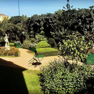 Propriete Charbaymond Bed & Breakfast