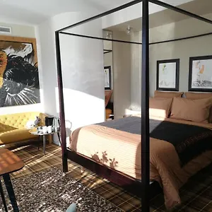 Monts Dome Bed & Breakfast